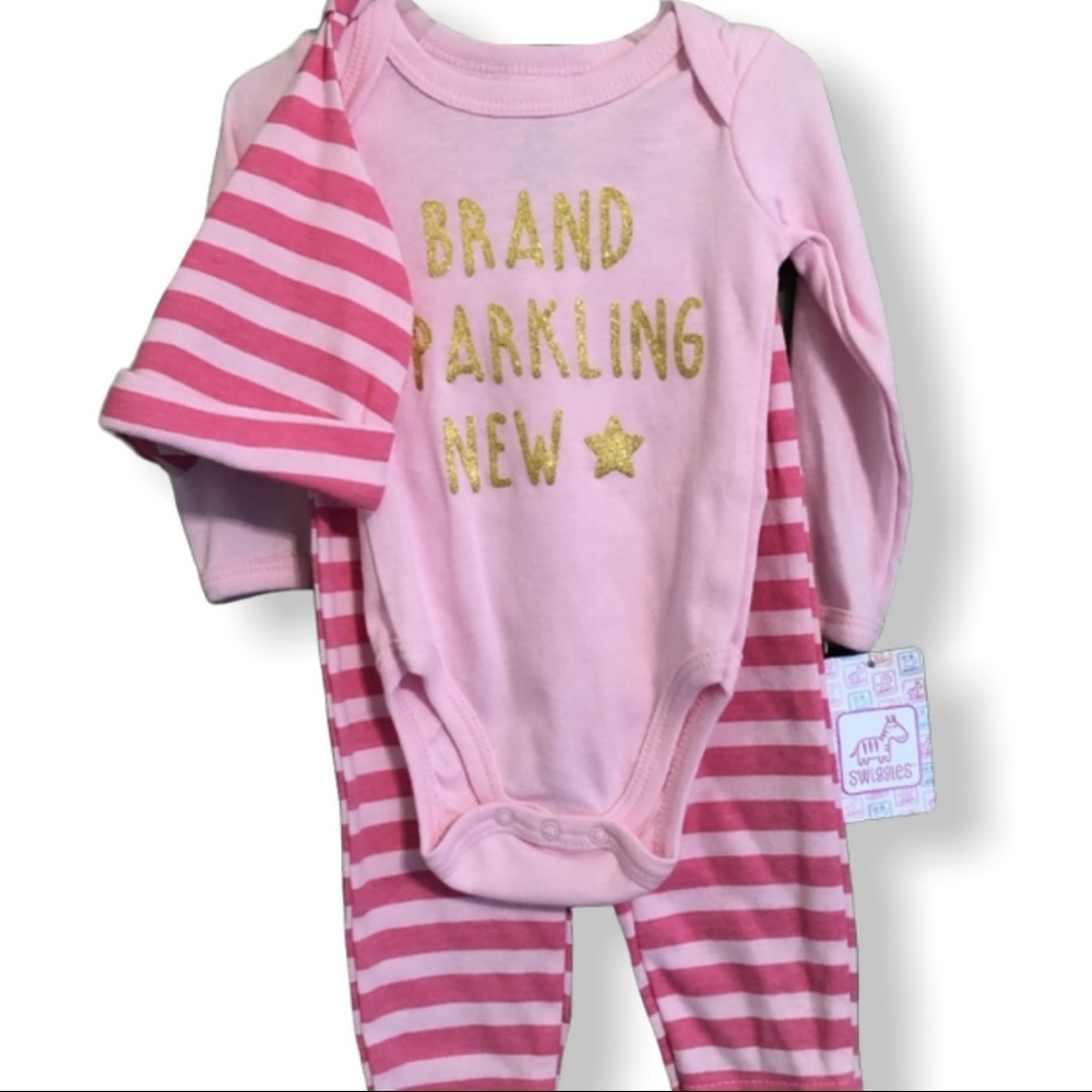 4/$25 sale Glittery Brand Sparkling 3 piece outfit
